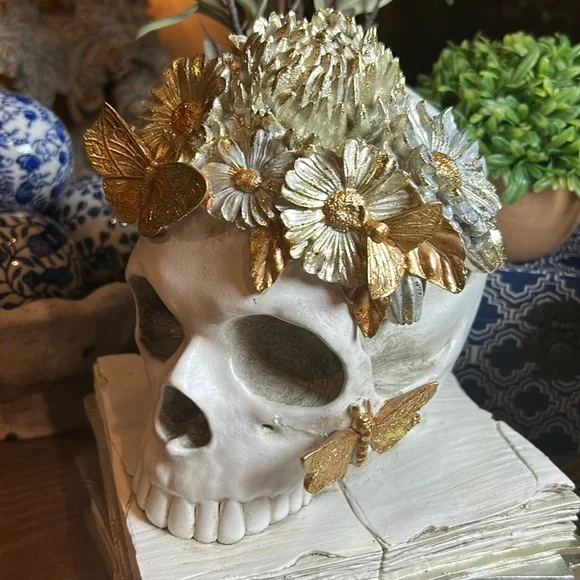 NEW! Vintage Inspired Skull Floral & Butterfly Halloween Ceramic Book Stack - Picture 6 of 12